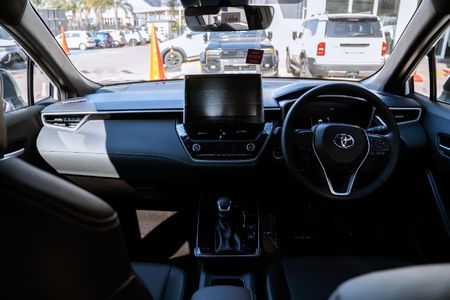 2026-Toyota-Corolla-Cross-18-XR-Hybrid_20