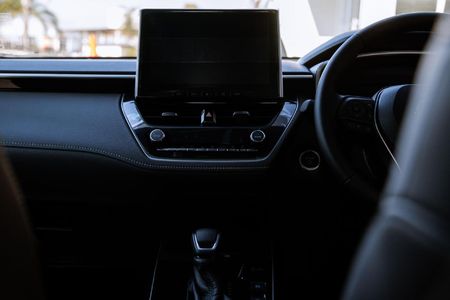 2026-Toyota-Corolla-Cross-18-XR-Hybrid_22