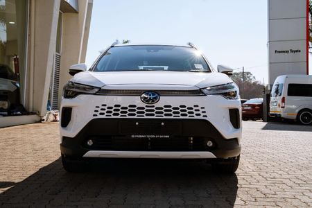 2026-Toyota-Corolla-Cross-18-XR-Hybrid_2