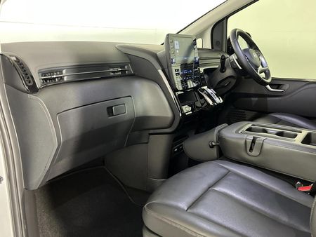 2025-Hyundai-Staria-22d-Elite-Auto_8