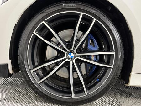 2019-BMW-3-Series-330i-M-Sport-Launch-Edition_4