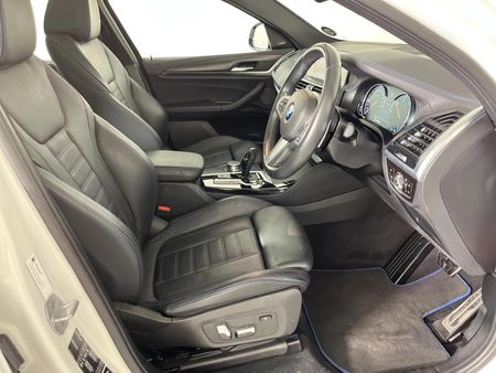 2019-BMW-X4-xDrive20d-M-Sport_9
