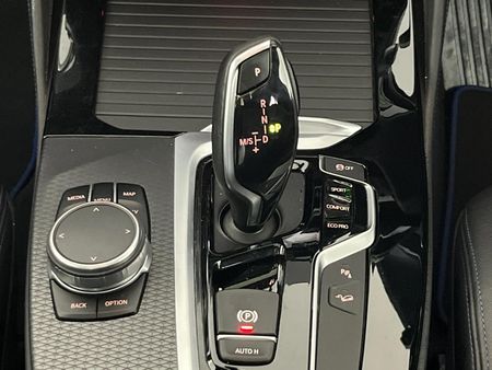 2019-BMW-X4-xDrive20d-M-Sport_10