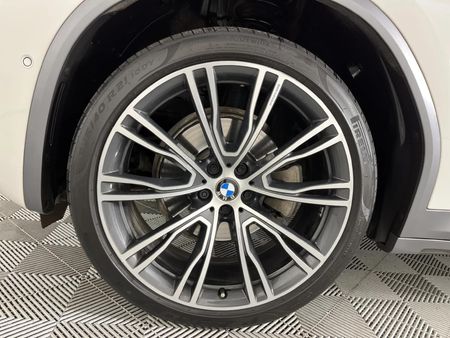 2019-BMW-X4-xDrive20d-M-Sport_4