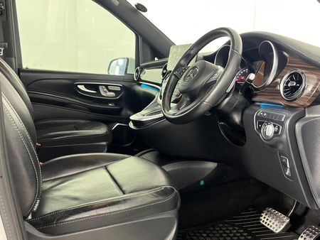 2020-Mercedes-Benz-V-Class-V-250d-Avantgarde-Auto_9