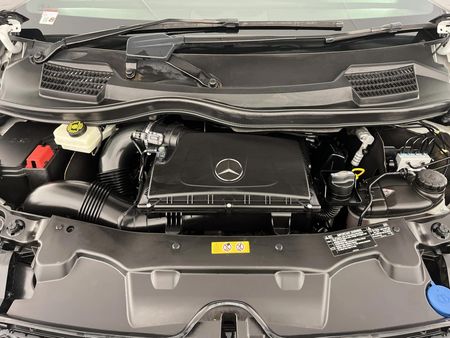 2020-Mercedes-Benz-V-Class-V-250d-Avantgarde-Auto_13