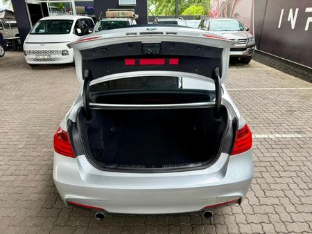 2015-BMW-3-Series-335i-M-Sport-Auto_10