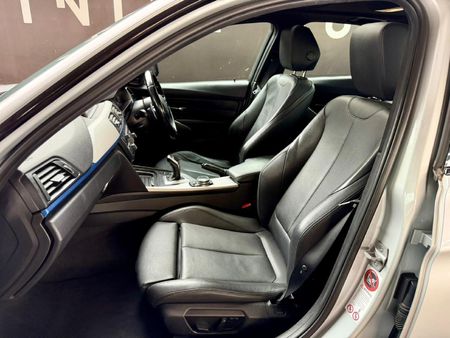 2015-BMW-3-Series-335i-M-Sport-Auto_17