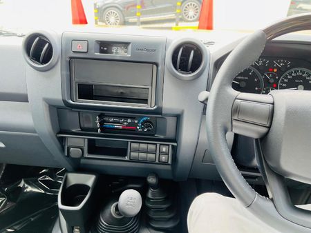2026-Toyota-Land-Cruiser-79-28-GD-6-Single-Cab_11