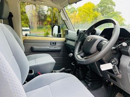 2026-Toyota-Land-Cruiser-79-28-GD-6-Single-Cab_13