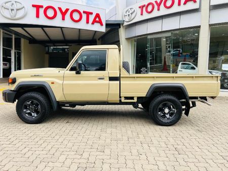 2026-Toyota-Land-Cruiser-79-28-GD-6-Single-Cab_2