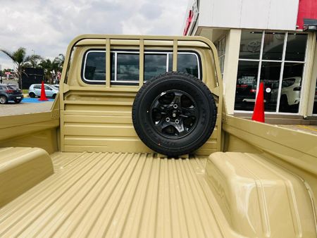 2026-Toyota-Land-Cruiser-79-28-GD-6-Single-Cab_8