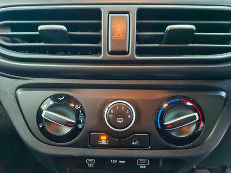 2024-Hyundai-Grand-i10-12-Motion-Auto_14