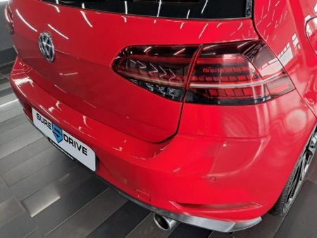 2018-Volkswagen-Golf-VII-GTI-20-TSI-Auto_9