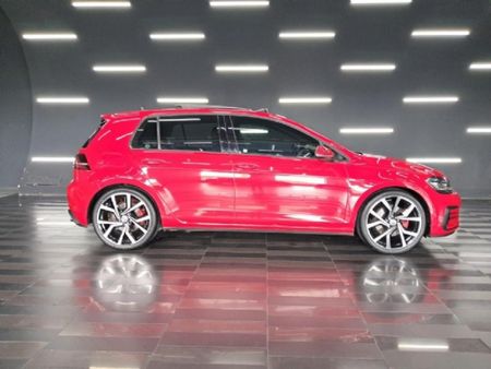 2018-Volkswagen-Golf-VII-GTI-20-TSI-Auto_12