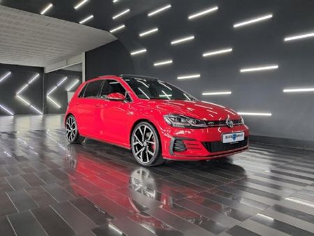 2018-Volkswagen-Golf-VII-GTI-20-TSI-Auto_13