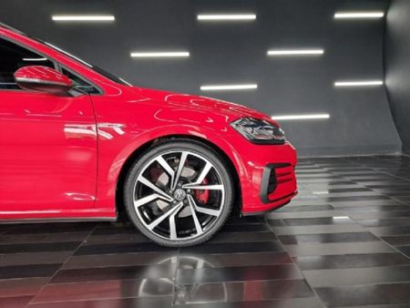 2018-Volkswagen-Golf-VII-GTI-20-TSI-Auto_14