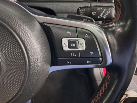 2018-Volkswagen-Golf-VII-GTI-20-TSI-Auto_22