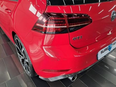 2018-Volkswagen-Golf-VII-GTI-20-TSI-Auto_6