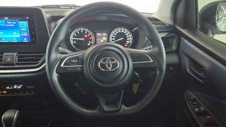 2025-Toyota-Starlet-Toyota-Starlet-15L-Xs-AT-75I_14