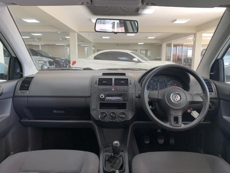2017-Volkswagen-Polo-Vivo-GP-14-Trendline_9