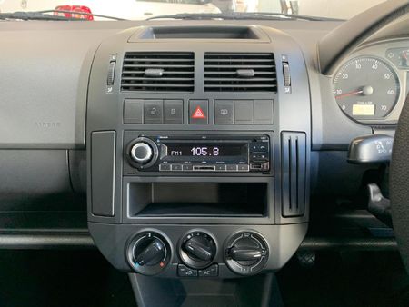 2017-Volkswagen-Polo-Vivo-GP-14-Trendline_8
