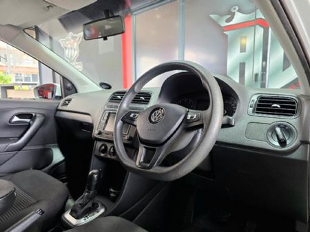 2019-Volkswagen-Polo-Vivo-16-Comfortline-Auto-5-dr_11
