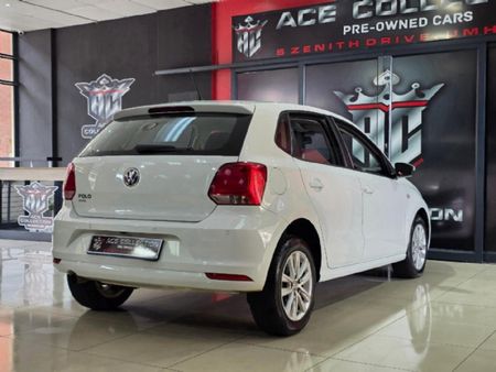 2019-Volkswagen-Polo-Vivo-16-Comfortline-Auto-5-dr_4
