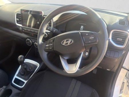 2026-Hyundai-Venue-12-Motion_13