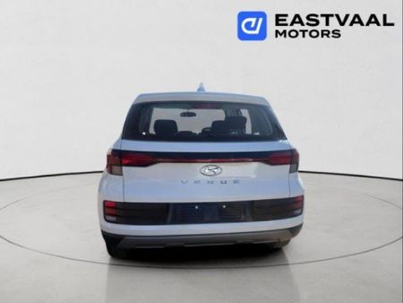 2026-Hyundai-Venue-12-Motion_4