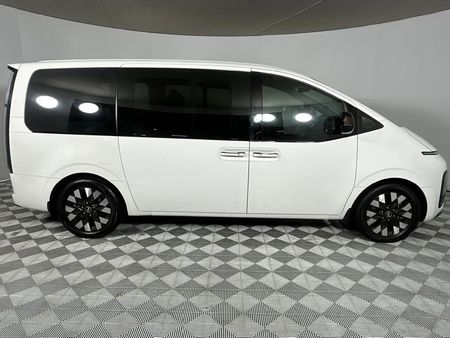 2022-Hyundai-Staria-22d-Luxury-Auto_18