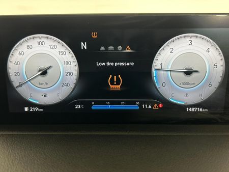 2022-Hyundai-Staria-22d-Luxury-Auto_2