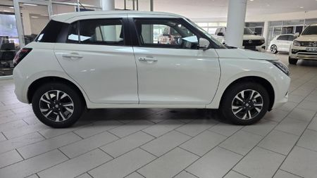 2026-Suzuki-Swift-12-GLX-Auto_9