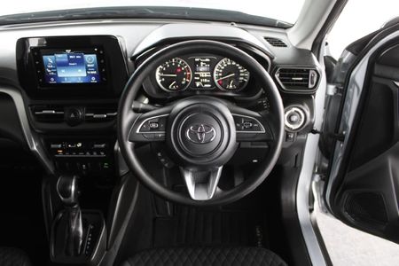 2023-Toyota-Urban-Cruiser-15-XR-Auto_13