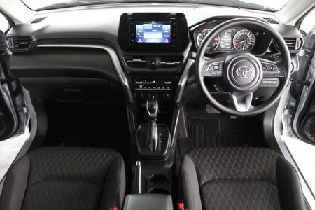 2023-Toyota-Urban-Cruiser-15-XR-Auto_15