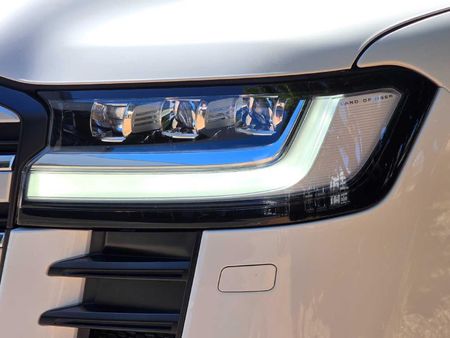 2025-Toyota-Land-Cruiser-300-V6-33D-ZX_10