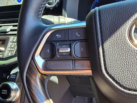 2025-Toyota-Land-Cruiser-300-V6-33D-ZX_14