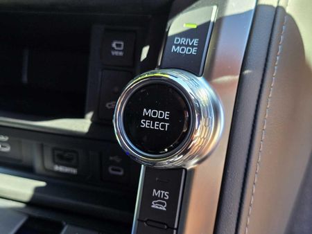 2025-Toyota-Land-Cruiser-300-V6-33D-ZX_16
