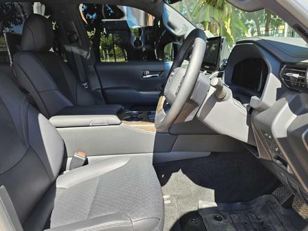 2025-Toyota-Land-Cruiser-300-V6-33D-ZX_17