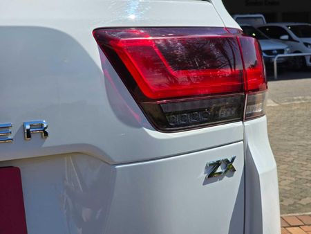 2025-Toyota-Land-Cruiser-300-V6-33D-ZX_20