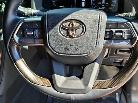 2025-Toyota-Land-Cruiser-300-V6-33D-ZX_26
