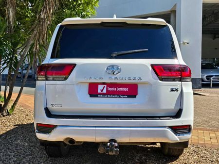 2025-Toyota-Land-Cruiser-300-V6-33D-ZX_30