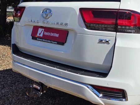 2025-Toyota-Land-Cruiser-300-V6-33D-ZX_4