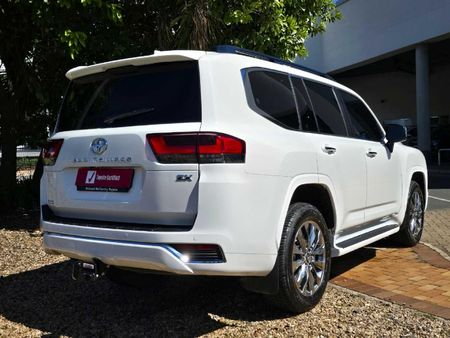 2025-Toyota-Land-Cruiser-300-V6-33D-ZX_6