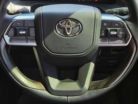 2025-Toyota-Land-Cruiser-300-V6-33D-ZX_7