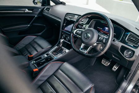 2018-Volkswagen-Golf-VII-GTI-20-TSI-Auto_11