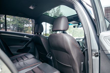 2018-Volkswagen-Golf-VII-GTI-20-TSI-Auto_13