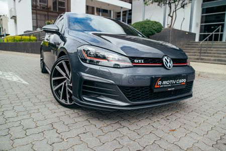 2018-Volkswagen-Golf-VII-GTI-20-TSI-Auto_1