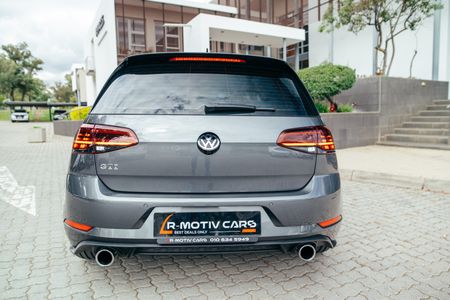 2018-Volkswagen-Golf-VII-GTI-20-TSI-Auto_3