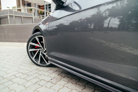2018-Volkswagen-Golf-VII-GTI-20-TSI-Auto_5